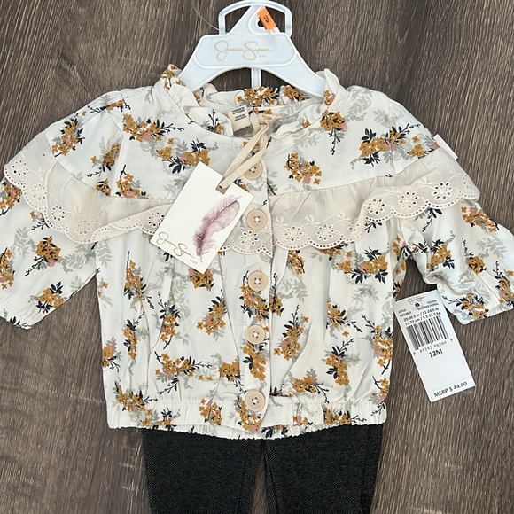 Jessica Simpson Other - NEW Jessica Simpson Baby Girl 2 Piece Set - Size 12M or 24M